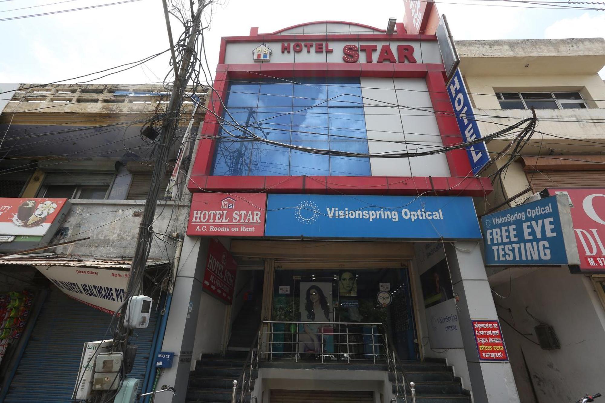 Oyo Flagship 15481 Hotel Star Karnāl Exterior foto